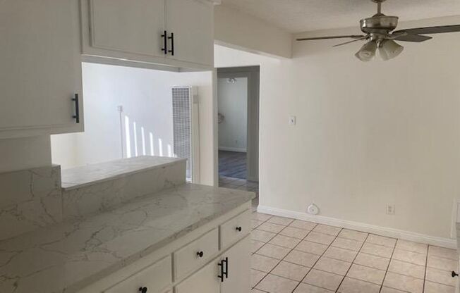 Modern Comfort in Downey: 2 Bed, 1 Bath Unit with Utilities Included!