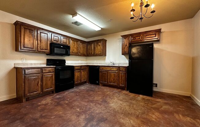 3 beds, 2 baths, $1,250, Unit 1920 C