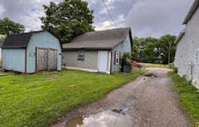 For Rent – 254 N Reisner St, Indianapolis, IN 46222 Newly Remodeled 2BD/1BA Near IUPUI & Downtown Indy!