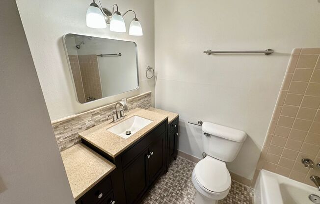 1 bed, 1 bath, $995, Unit 222
