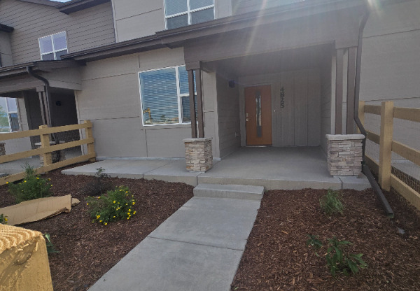 4824 RIV RDS DR