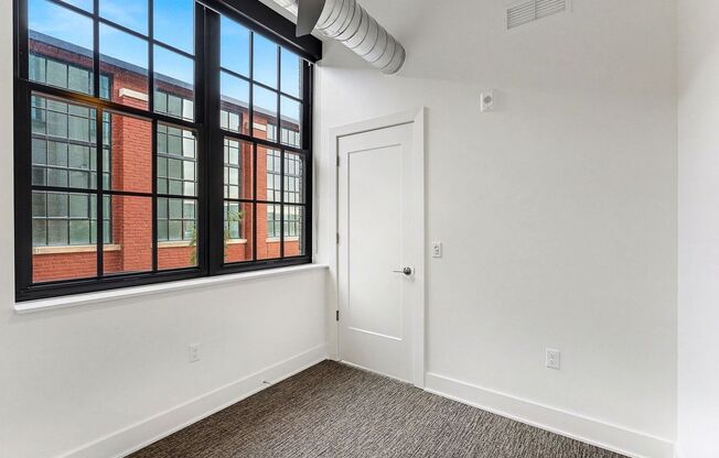 Studio, 1 bath, 586 sqft, $1,390, Unit Apartment #101