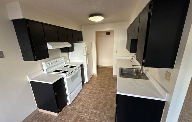 2 beds, 1 bath, 954 sqft, $1,395, Unit 05