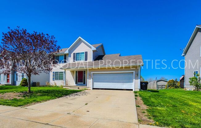 3 Bedroom 2.5 bath two story home in Waukee