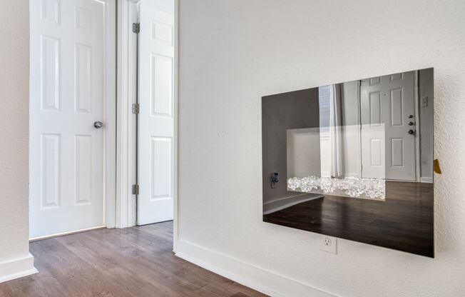 1 bed, 1 bath, $895, Unit 112