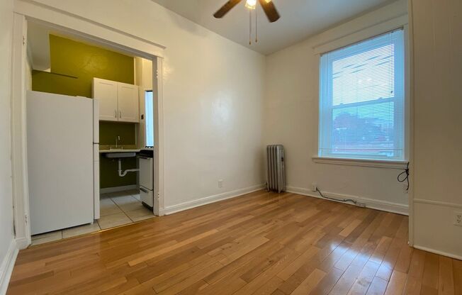 Studio, 1 bath, 180 sqft, $745, Unit 209