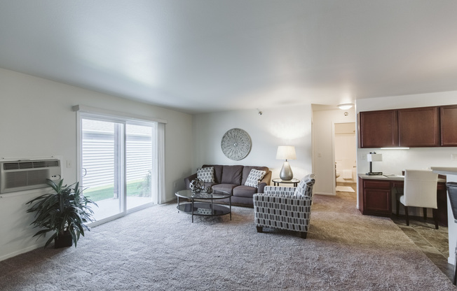 3 beds, 2 baths, 1,251 sqft, $1,550, Unit 4420-110