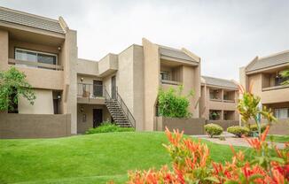 Lush Green Outdoor Spaces at Cimarron Place Apartments, Arizona, 85712