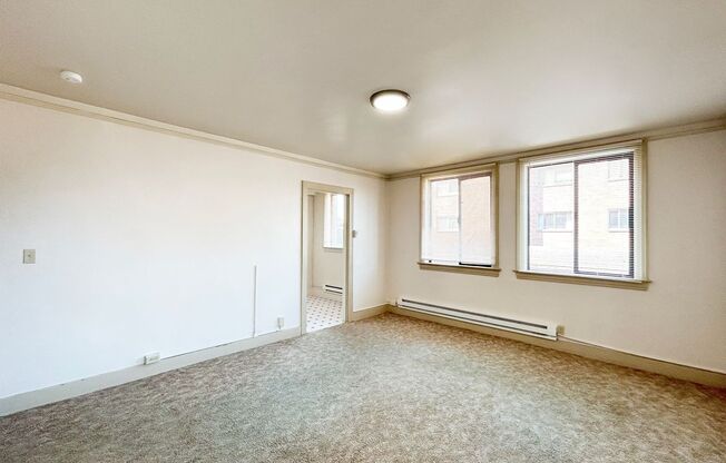 1 bed, 1 bath, 648 sqft, $1,495, Unit Mayfair - 09