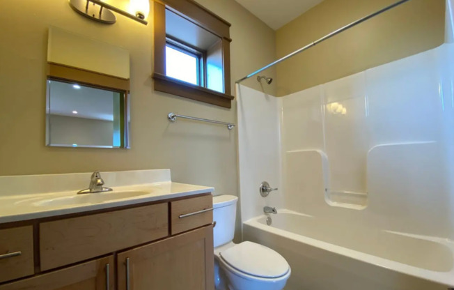 2 beds, 2 baths, $1,750, Unit Apt. 201