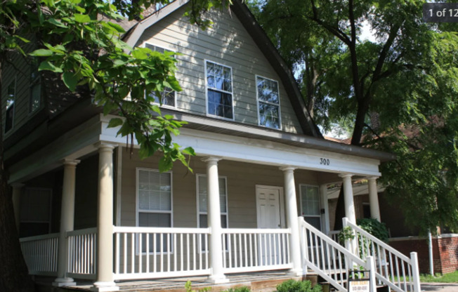 300 N College Ave