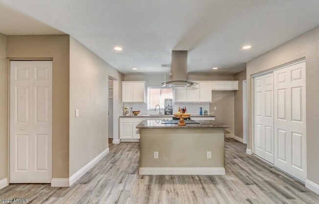2351 W DE ORO CIR