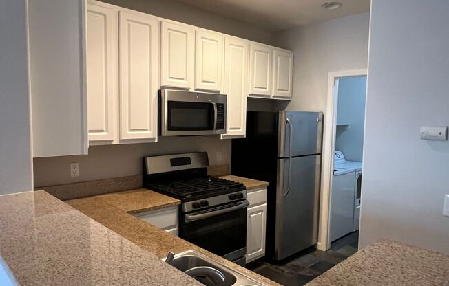 2 beds, 2 baths, $2,275, Unit # 5523