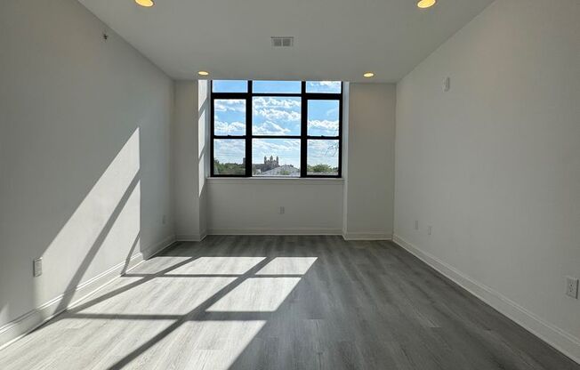 2 beds, 1 bath, 1,080 sqft, $1,295, Unit 304