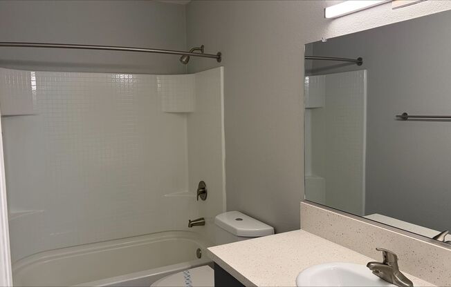 1 bed, 1 bath, 735 sqft, $2,295, Unit 72