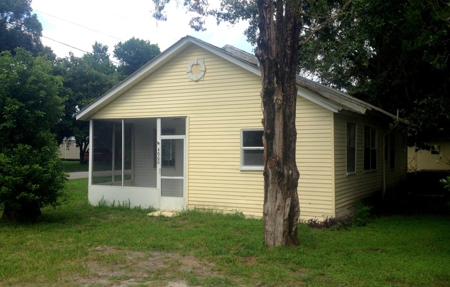 3 beds, 1 bath, $1,695