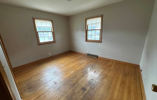 2 beds, 1 bath, $950