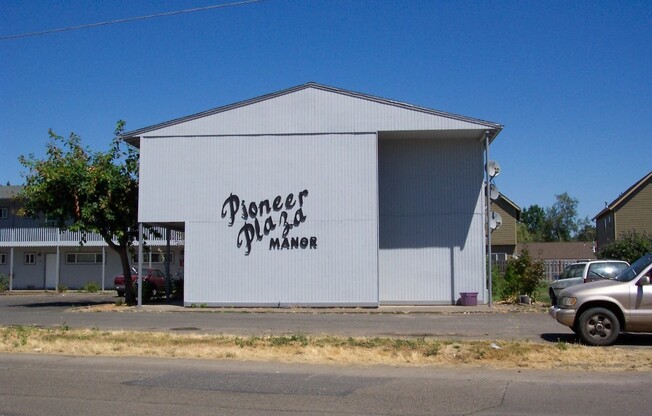 Pioneer Plaza Apartments