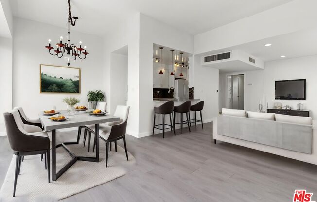 2 beds, 1.8 baths, 1,114 sqft, $5,400, Unit 1703