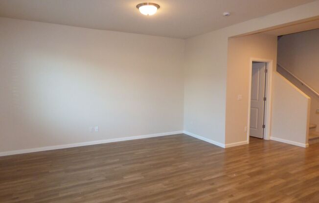 3 Bed 2.5 Bath townhome in South Salem!