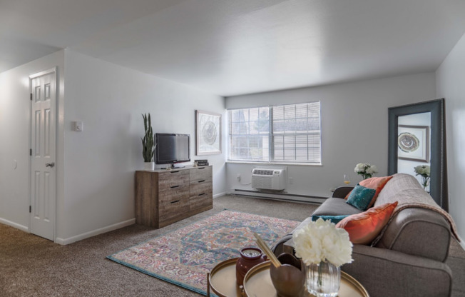 1 bed, 1 bath, 585 sqft, $940, Unit 50