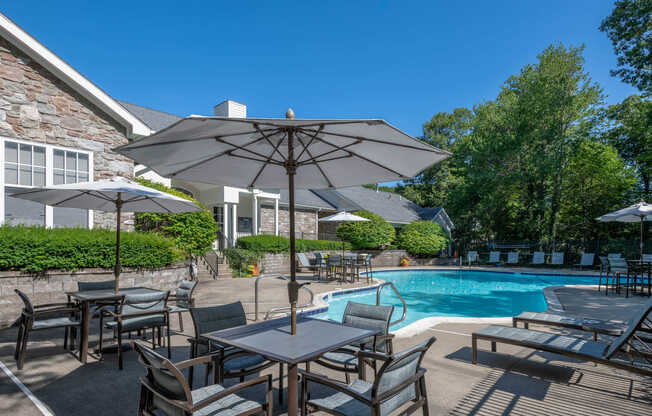Poolside Lounge