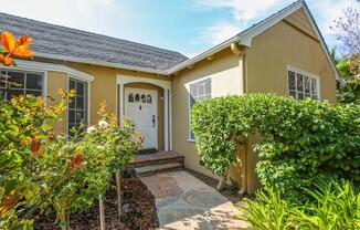 900 E MTN ST
