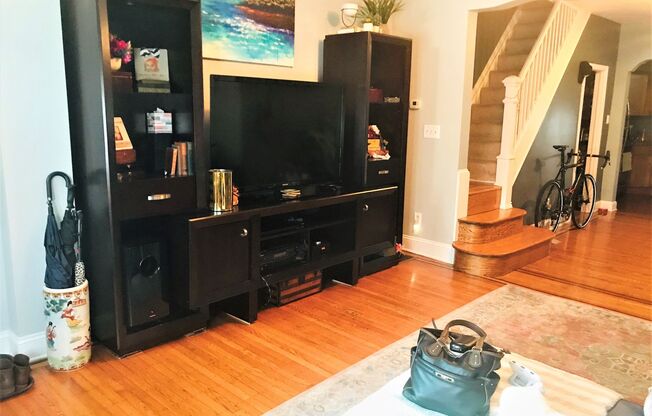 Gorgeous 3-Bed Townhome in Whitman! Available mid-July!