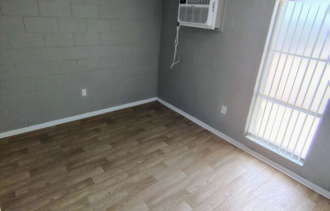 1 bed, 1 bath, 448 sqft, $825, Unit 11