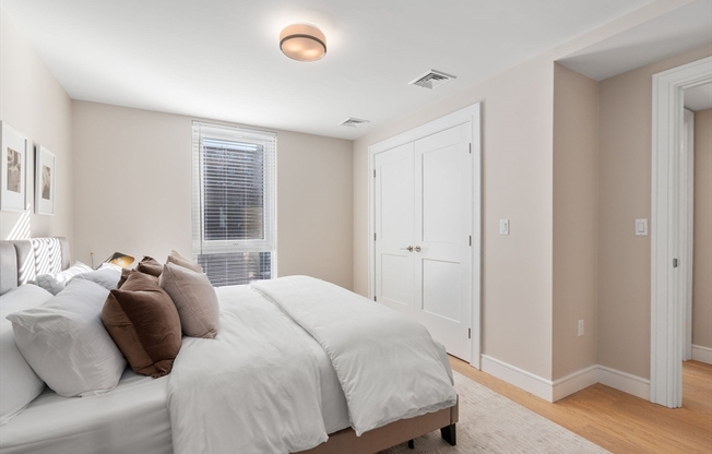 2 beds, 2 baths, 997 sqft, $4,600, Unit 402