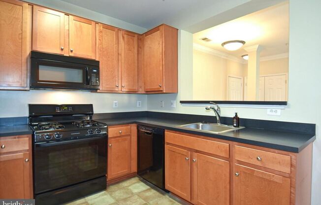 4850 Eisenhower Ave 407