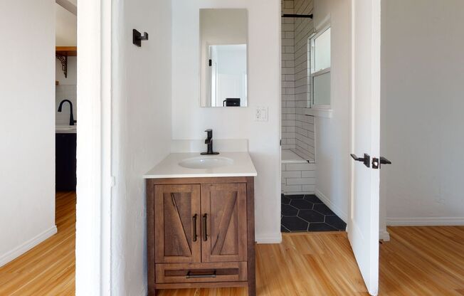 1 bed, 1 bath, 400 sqft, $1,841, Unit 2