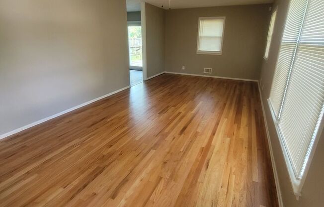 AVAILABLE NOW - Newly Renovated Large SF in North KC