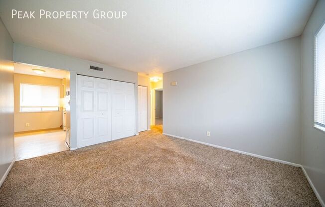 311 E JENKINS AVE