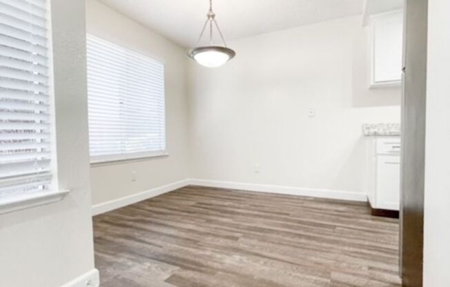 3 beds, 2 baths, 1,211 sqft, $2,090, Unit 1690-121