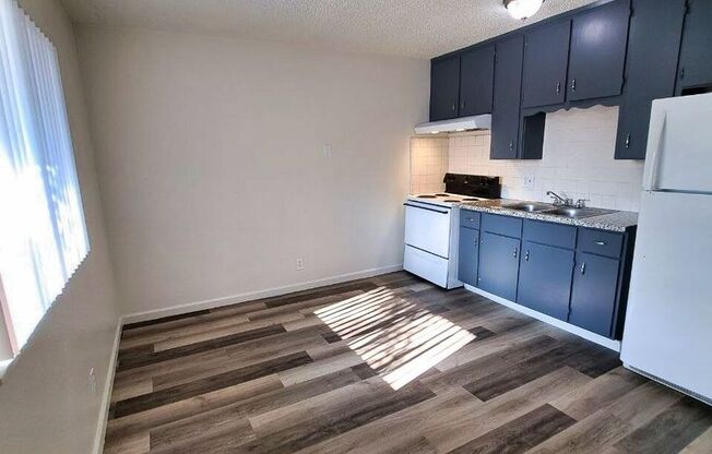 Eastgate Gardens Apartments-424 & 423