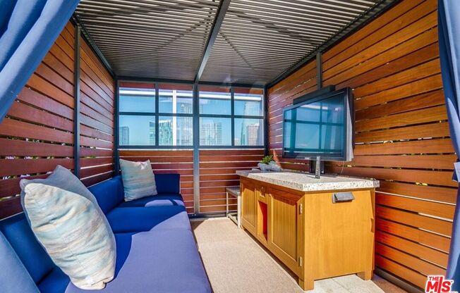 1 bed, 2 baths, 1,320 sqft, $5,695, Unit 34C