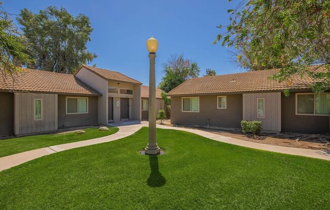 2 beds, 1 bath, 872 sqft, $1,325, Unit G1179