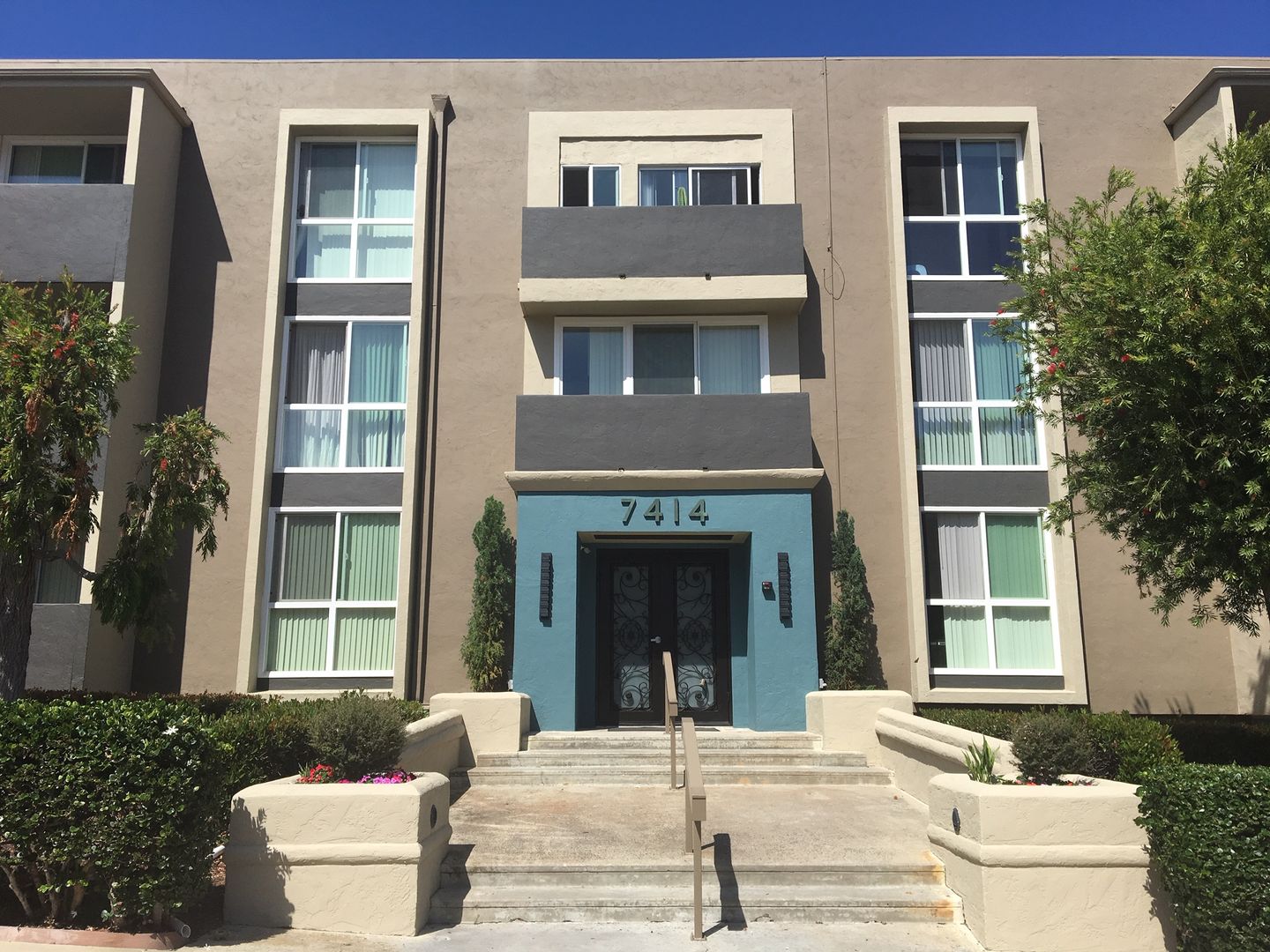 Herschel Apartments