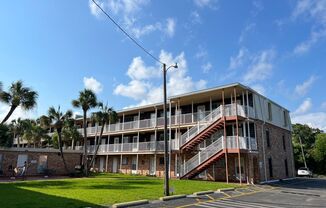 Pensacola Condo - Bay Winds - 2 bedrooms, 1.5 bathrooms