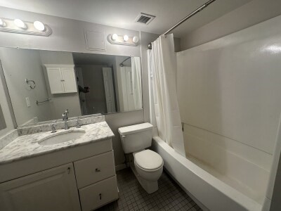 2 beds, 1.5 baths, 850 sqft, $2,850, Unit 420