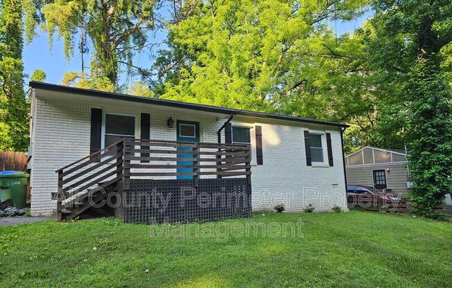2409 SWALLOW CIR SE