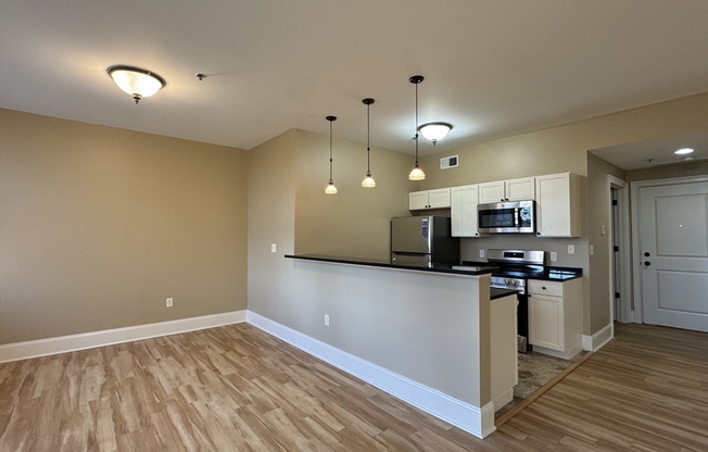 1 bed, 1 bath, 940 sqft, $2,650, Unit 317