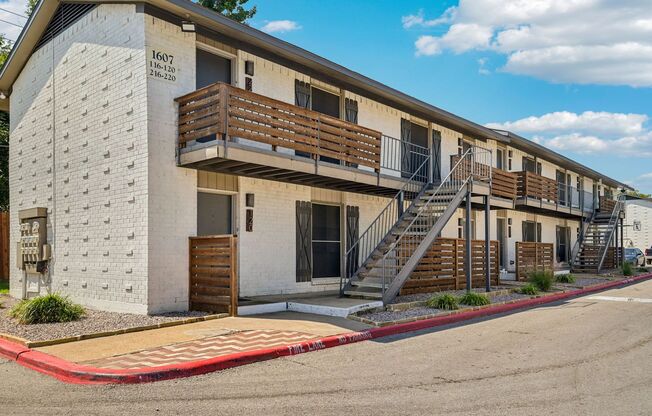 2 beds, 2 baths, 950 sqft, $1,550, Unit 227