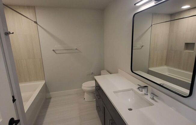 1 bed, 1 bath, 808 sqft, $2,450, Unit #327