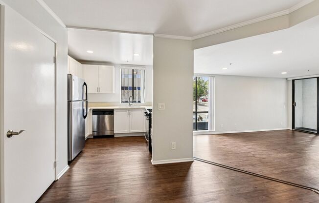 1 bed, 1 bath, 850 sqft, $2,348, Unit 104