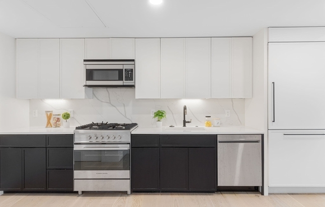 1 bed, 1 bath, 708 sqft, $2,900, Unit 303