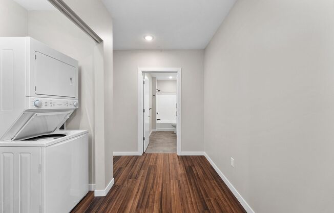 2 beds, 2 baths, 1,577 sqft, $2,600, Unit 402