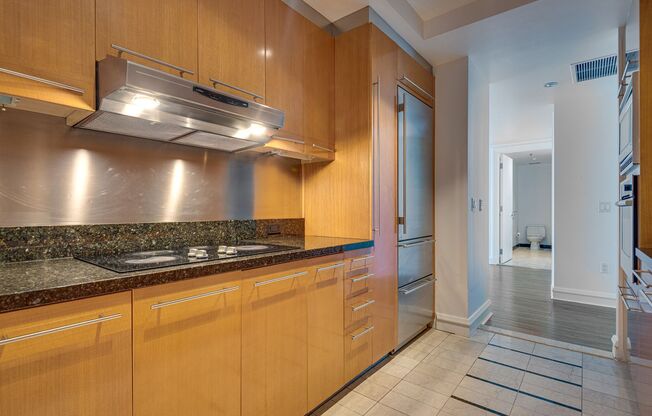 2 beds, 2 baths, $2,450, Unit # 2407