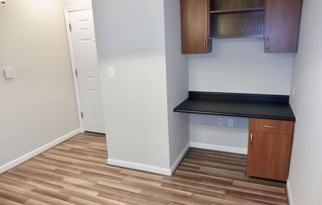 Private Ground Floor Condo in the Heart of Germantown